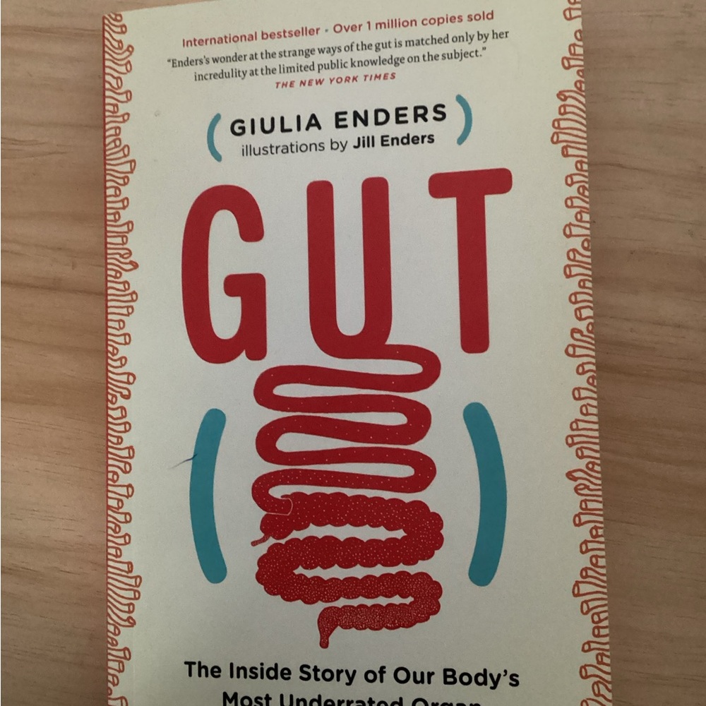 Gut: The Inside Story of Our Body's Most Underrated Organ - Cream Cover